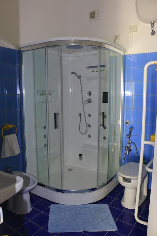 Cala Cavone Guest House Ponza Bagian luar foto
