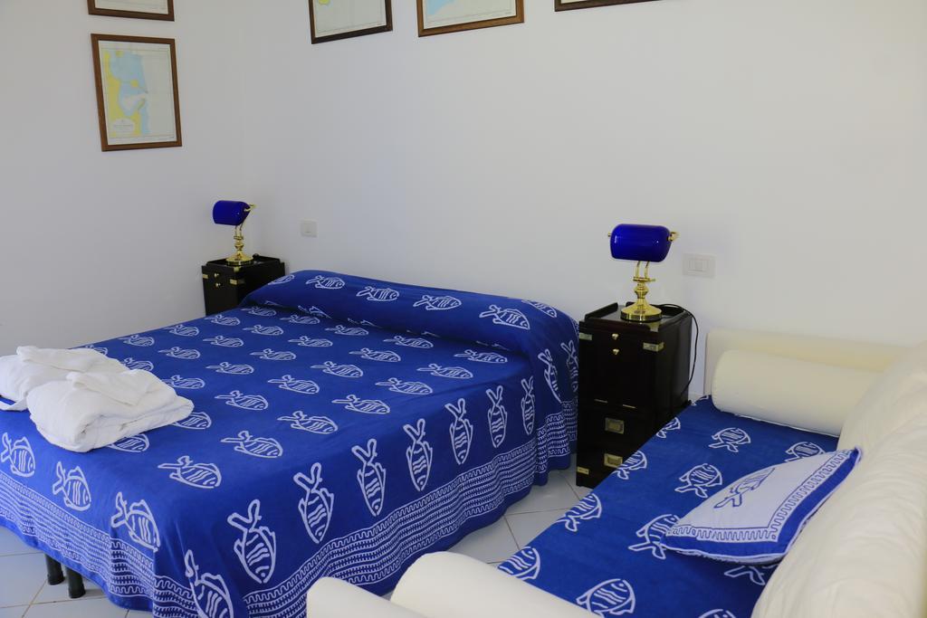 Cala Cavone Guest House Ponza Bagian luar foto