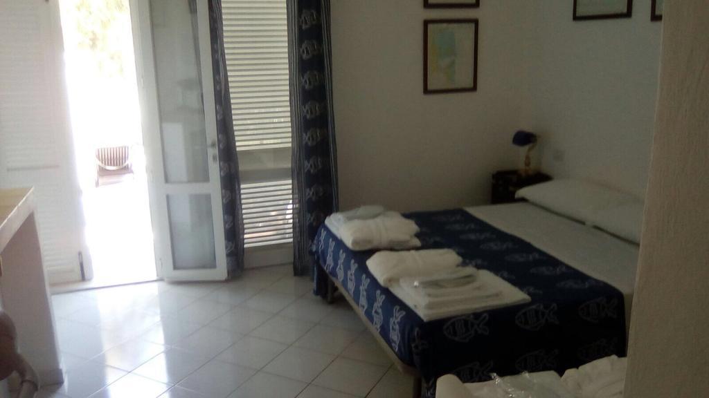 Cala Cavone Guest House Ponza Bagian luar foto