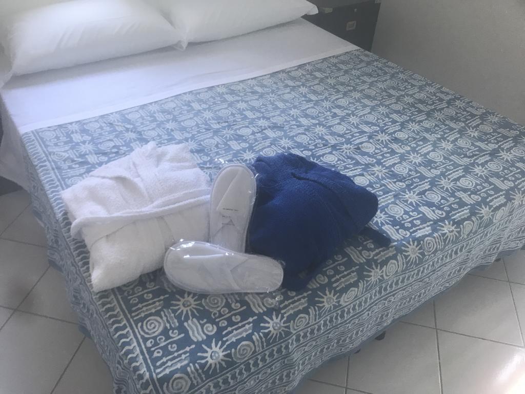 Cala Cavone Guest House Ponza Bagian luar foto