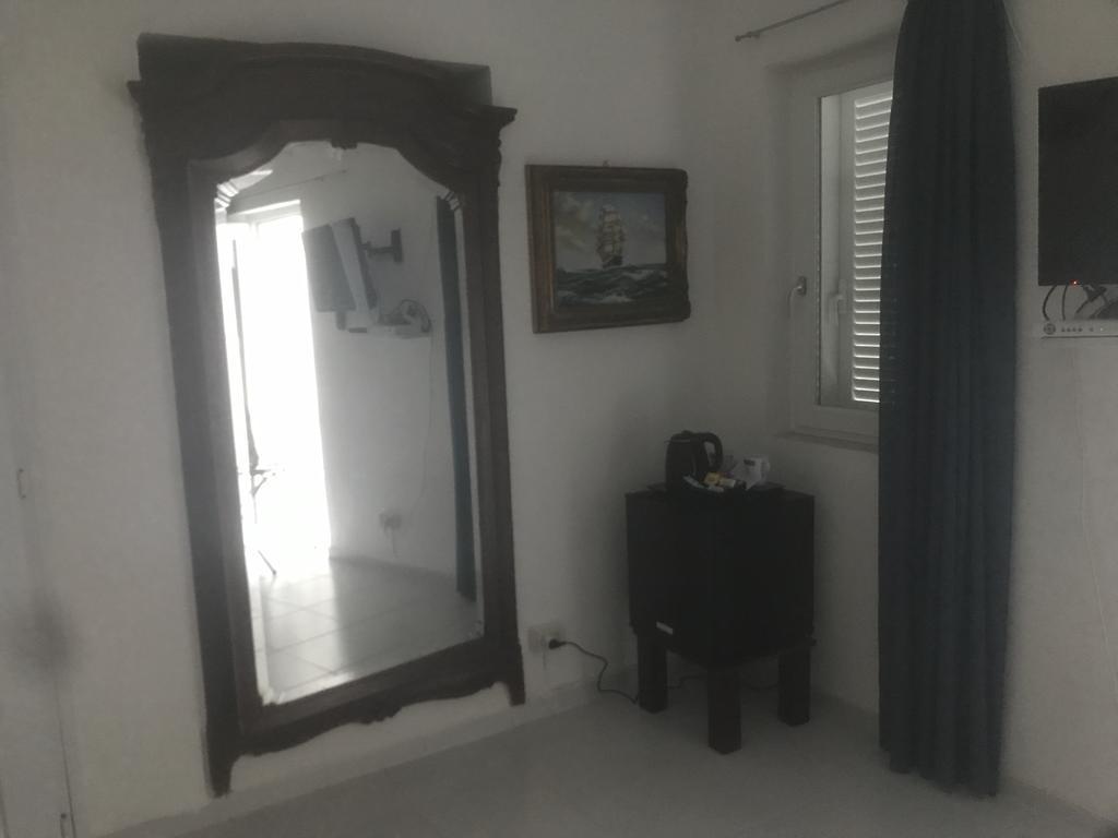 Cala Cavone Guest House Ponza Bagian luar foto